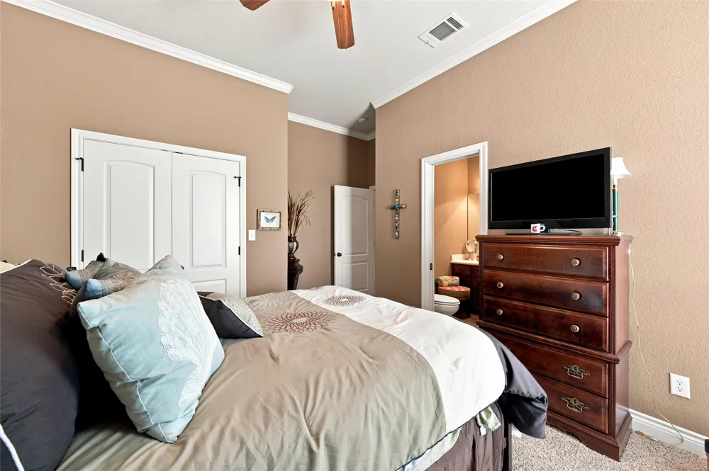 845 W County Line Road E West, TX 76691