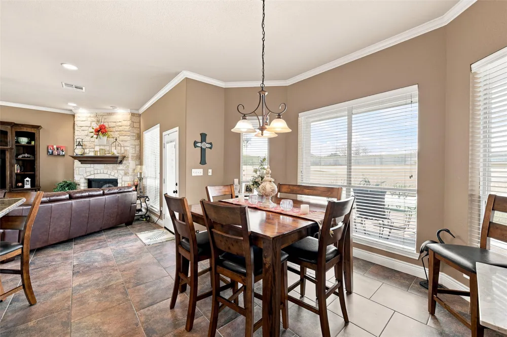 845 W County Line Road E West, TX 76691