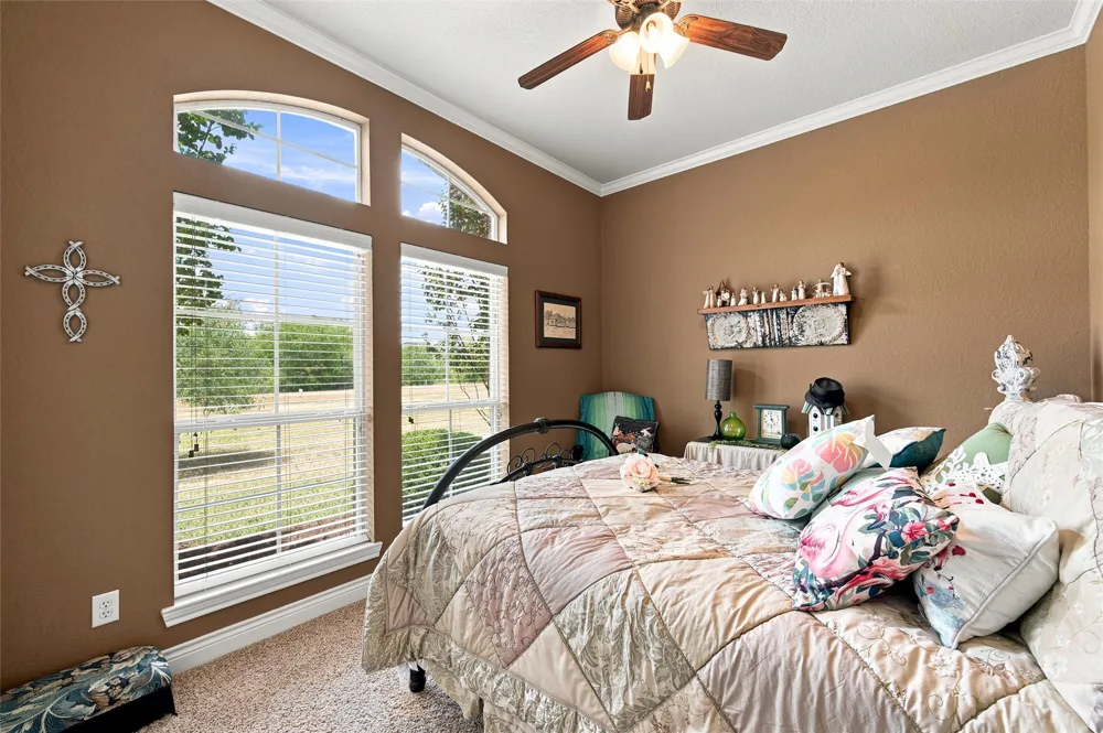 845 W County Line Road E West, TX 76691