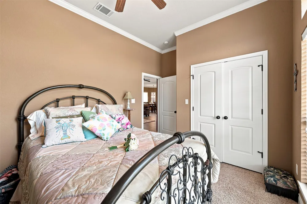 845 W County Line Road E West, TX 76691