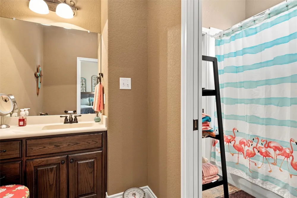 845 W County Line Road E West, TX 76691