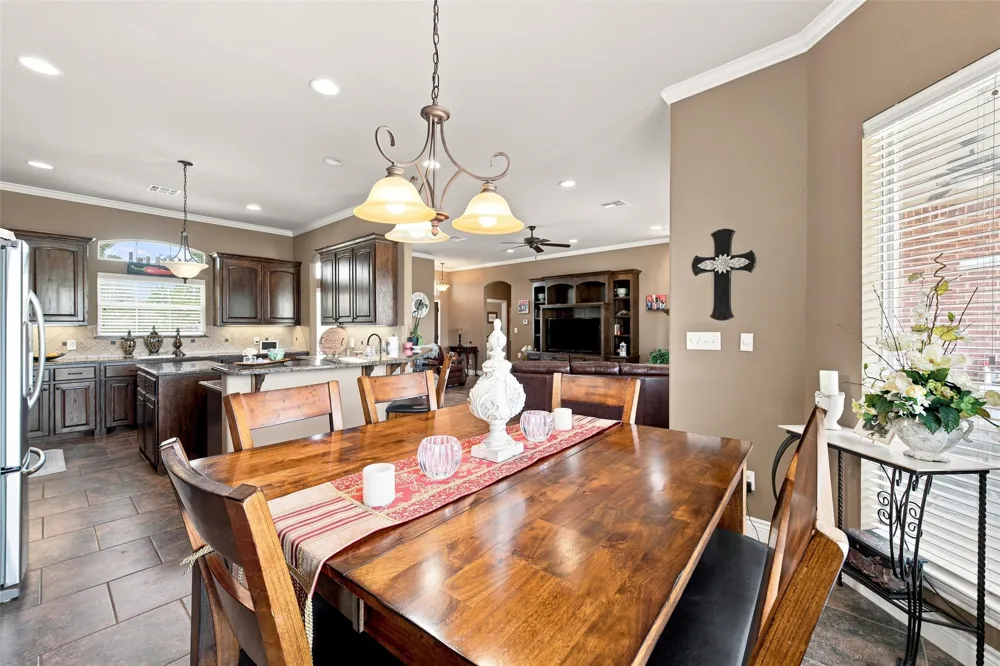 845 W County Line Road E West, TX 76691