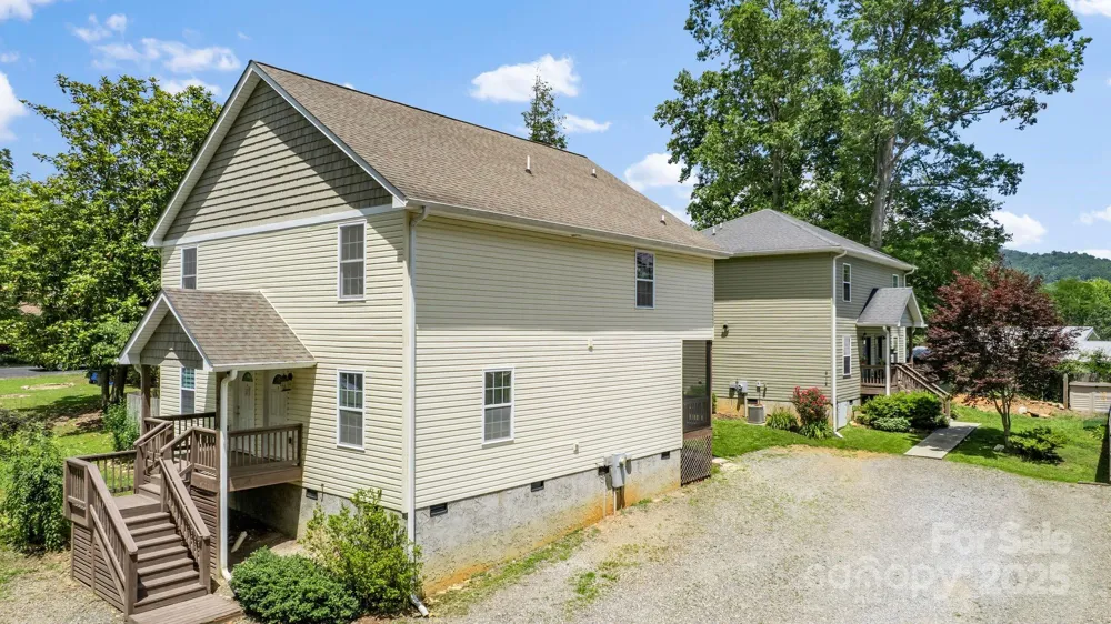 212 & 214 Portmanvilla Road Black Mountain, NC 28711