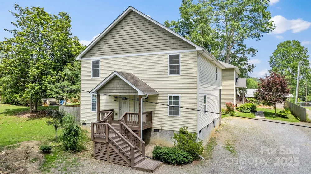 212 & 214 Portmanvilla Road Black Mountain, NC 28711