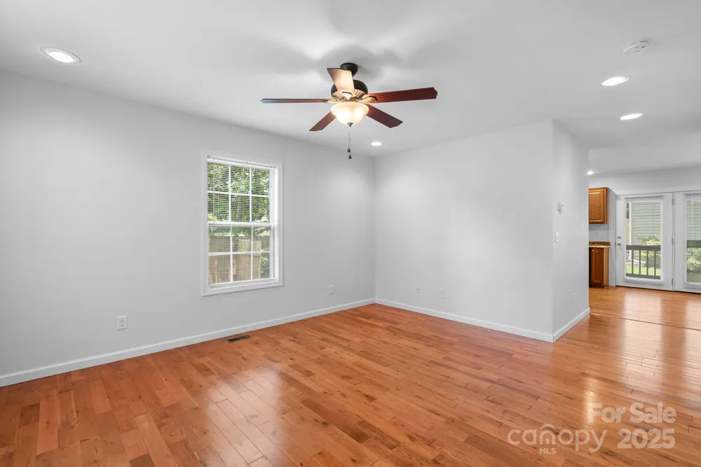212 & 214 Portmanvilla Road Black Mountain, NC 28711