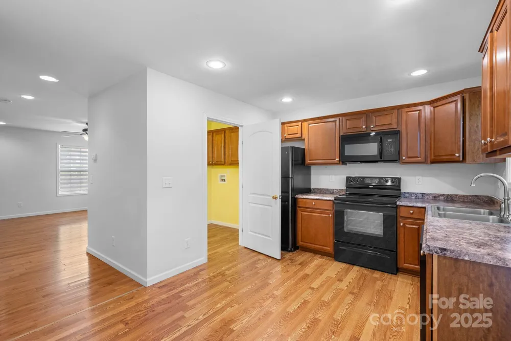 212 & 214 Portmanvilla Road Black Mountain, NC 28711