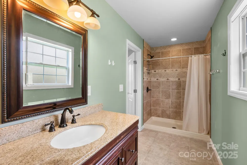 212 & 214 Portmanvilla Road Black Mountain, NC 28711