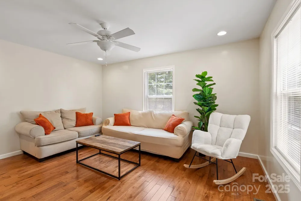 212 & 214 Portmanvilla Road Black Mountain, NC 28711