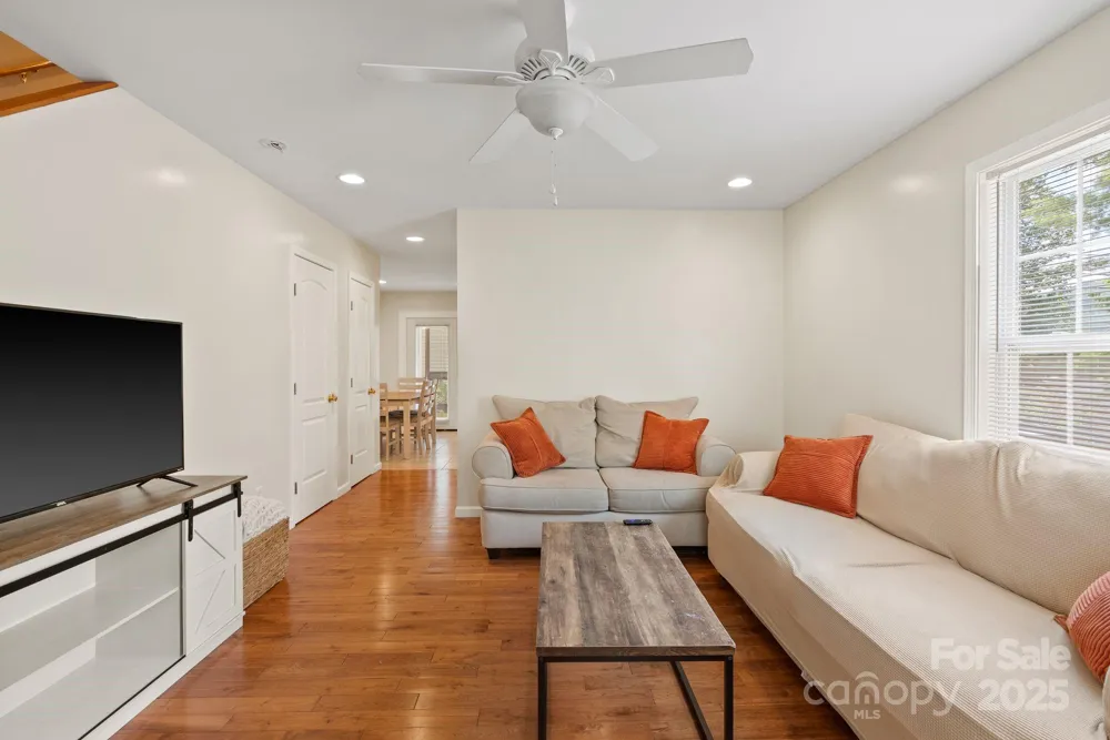 212 & 214 Portmanvilla Road Black Mountain, NC 28711