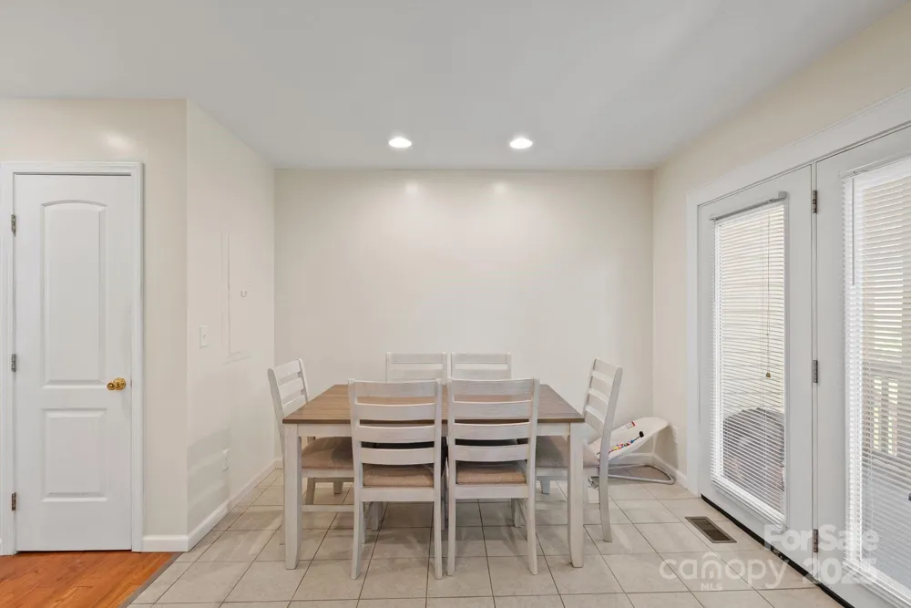 212 & 214 Portmanvilla Road Black Mountain, NC 28711