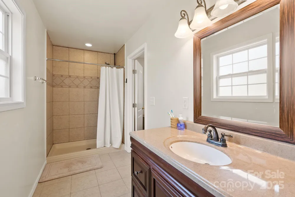 212 & 214 Portmanvilla Road Black Mountain, NC 28711