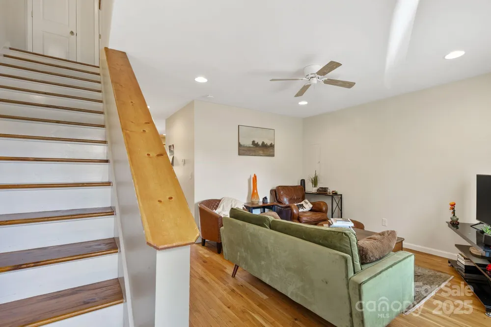 212 & 214 Portmanvilla Road Black Mountain, NC 28711
