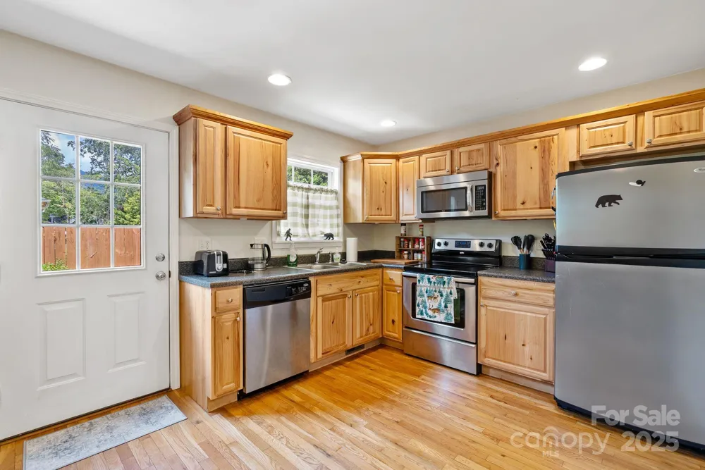 212 & 214 Portmanvilla Road Black Mountain, NC 28711