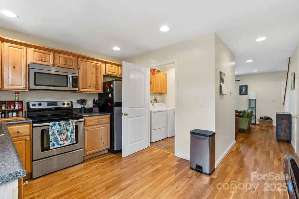 212 & 214 Portmanvilla Road Black Mountain, NC 28711