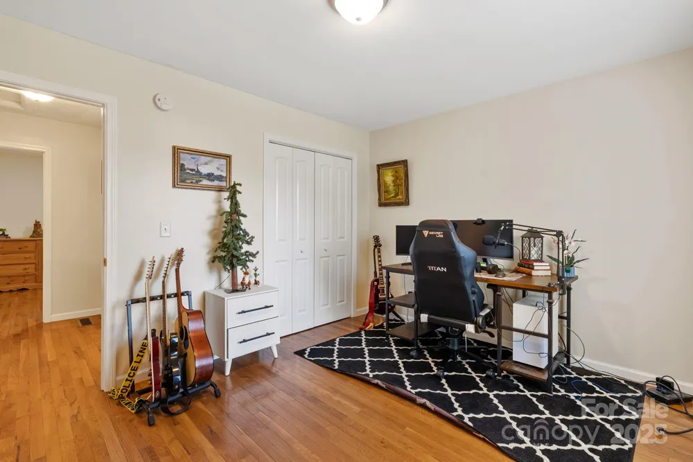 212 & 214 Portmanvilla Road Black Mountain, NC 28711