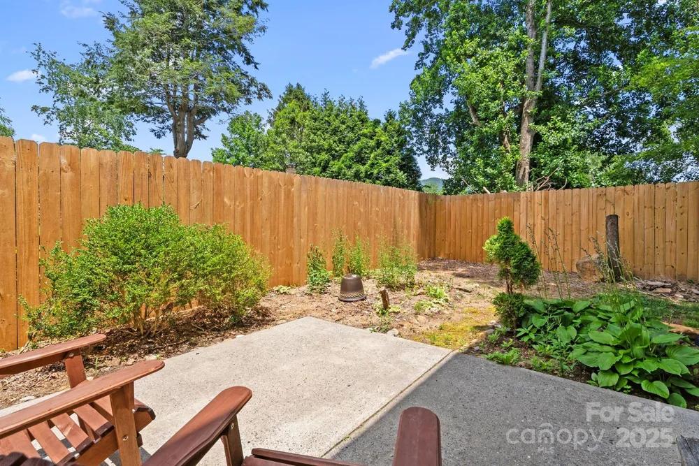 212 & 214 Portmanvilla Road Black Mountain, NC 28711