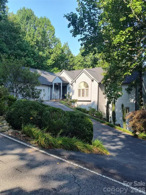 135 POPLAR LOOP