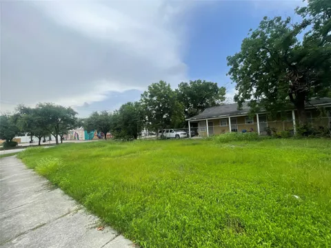102 Sampson Street