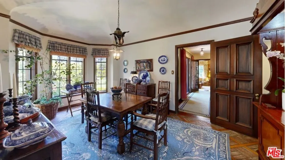 570 S Mapleton Drive Los Angeles, CA 90024