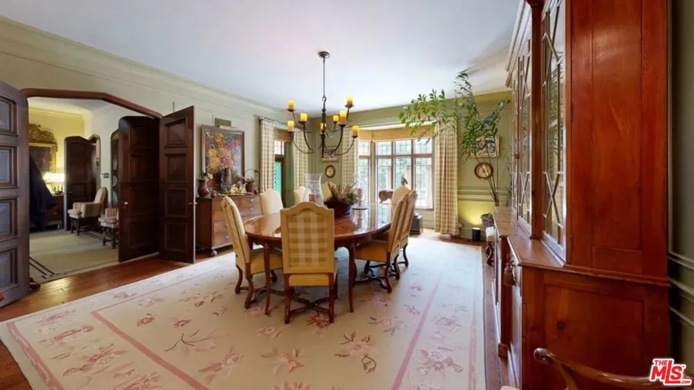 570 S Mapleton Drive Los Angeles, CA 90024