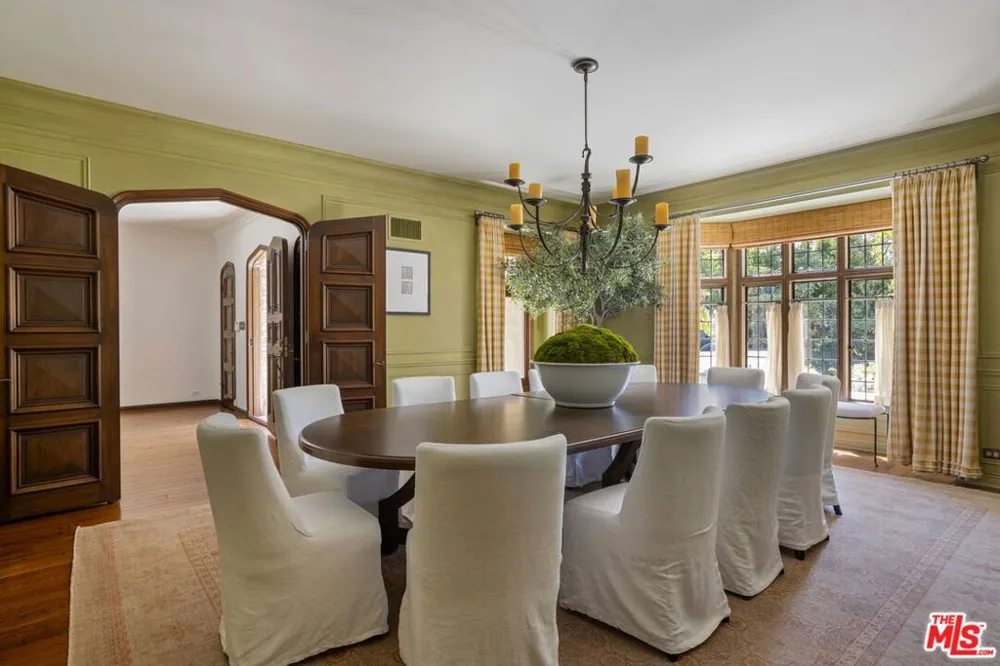 570 S Mapleton Drive Los Angeles, CA 90024