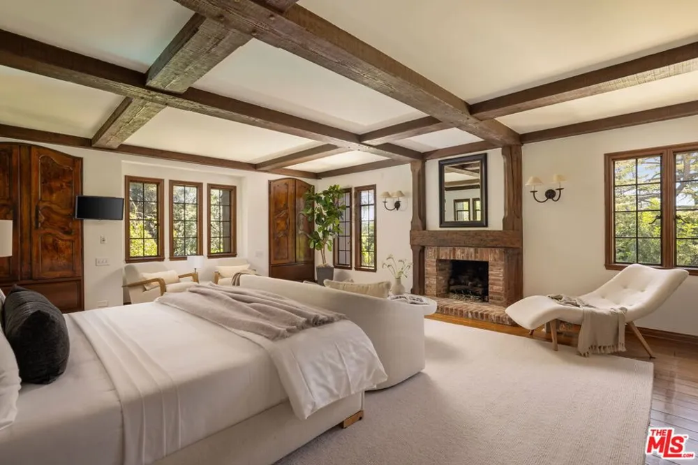 570 S Mapleton Drive Los Angeles, CA 90024