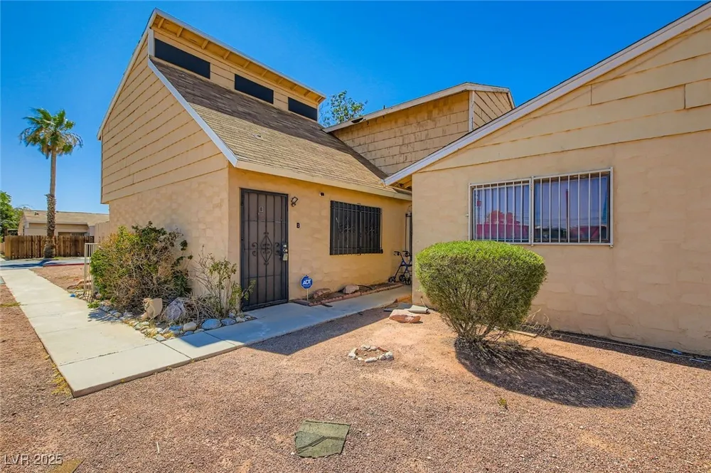 5125 Gray Lane #B Las Vegas, NV 89119