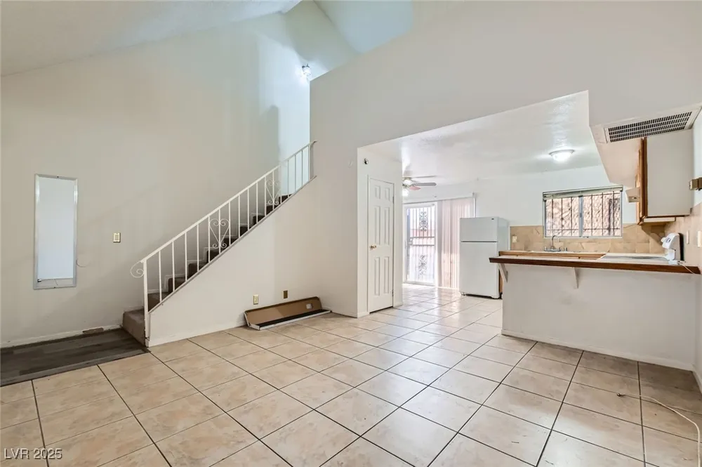 5125 Gray Lane #B Las Vegas, NV 89119