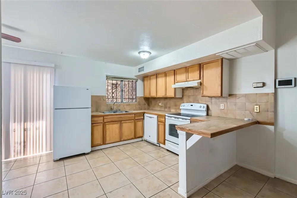 5125 Gray Lane #B Las Vegas, NV 89119