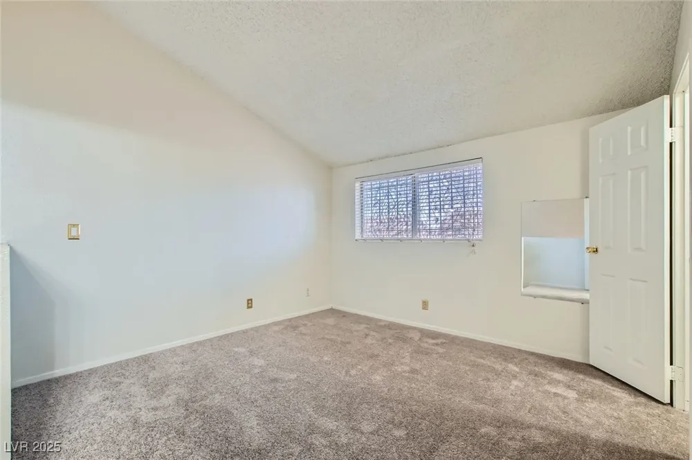 5125 Gray Lane #B Las Vegas, NV 89119