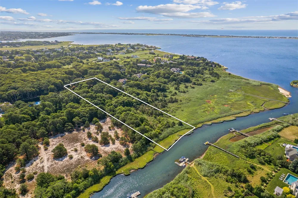 27 Jagger Lane Westhampton, NY 11977