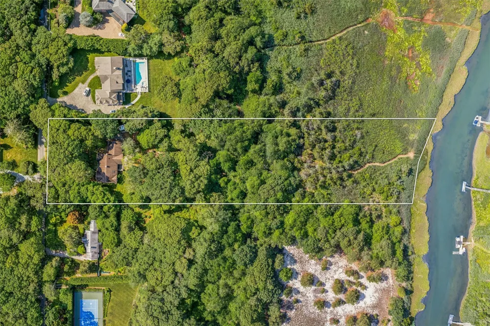 27 Jagger Lane Westhampton, NY 11977