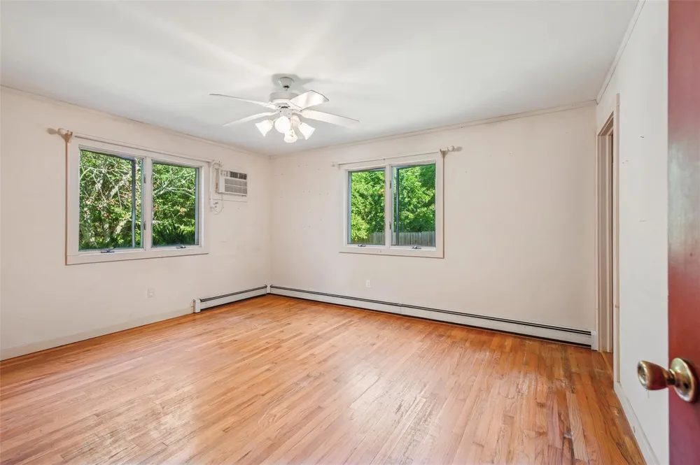 27 Jagger Lane Westhampton, NY 11977