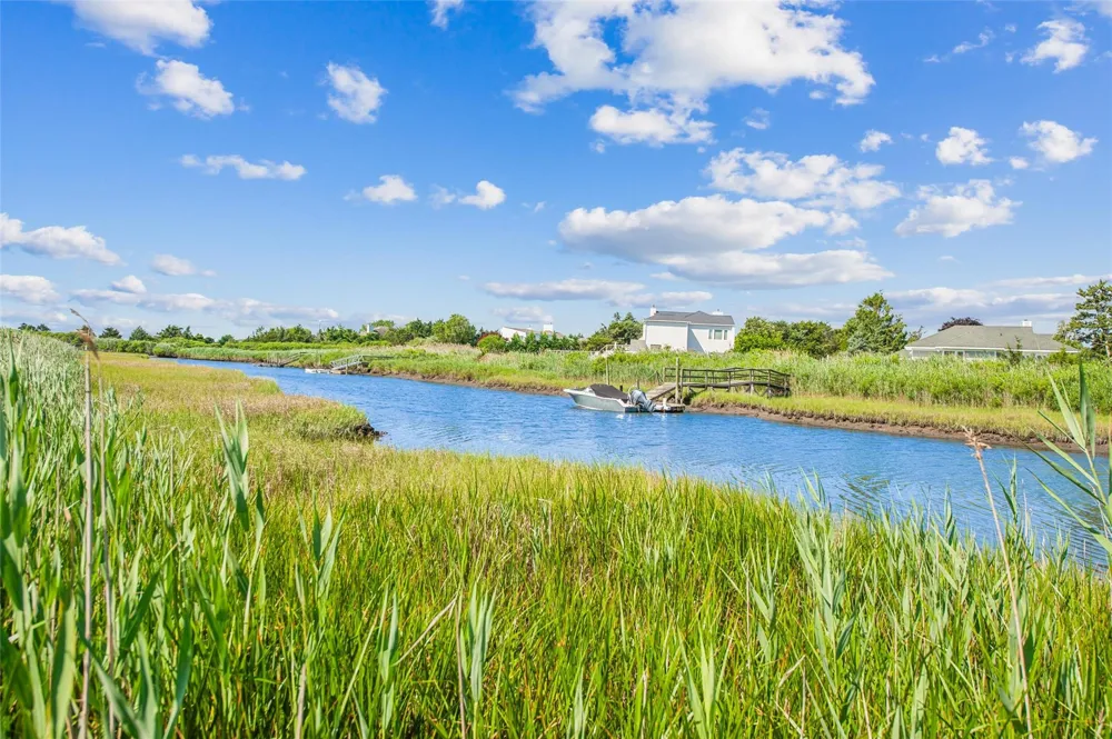 27 Jagger Lane Westhampton, NY 11977