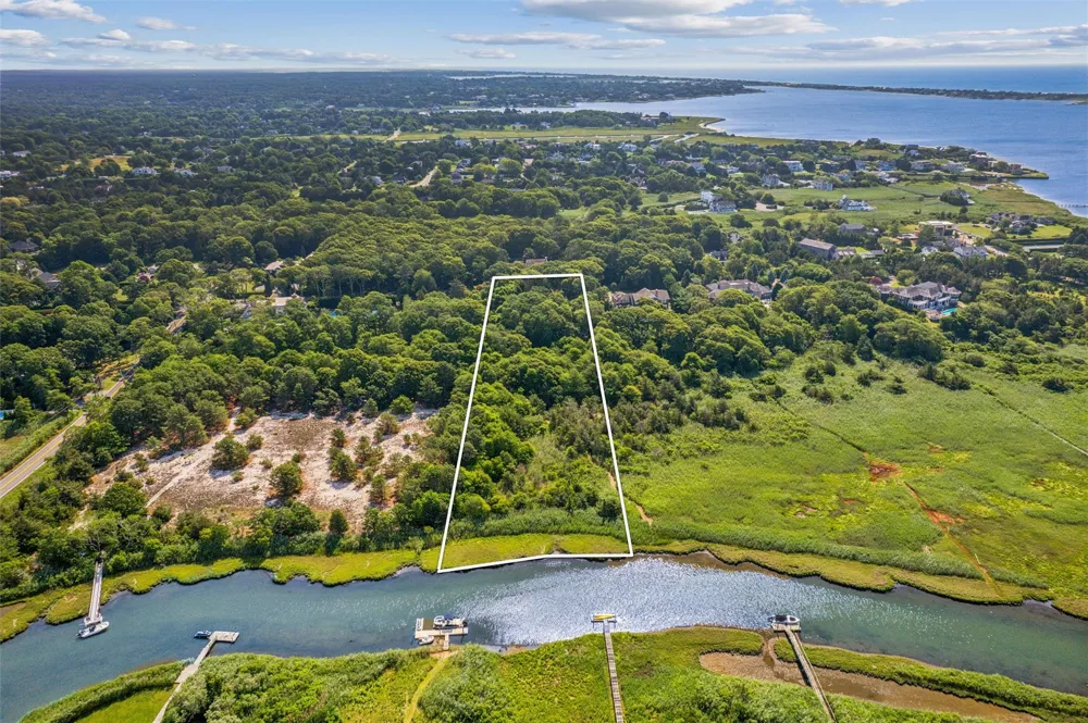 27 Jagger Lane Westhampton, NY 11977