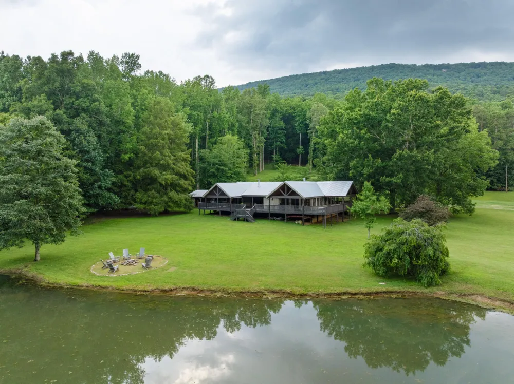 1261 S Cedar Lane Chickamauga, GA 30707