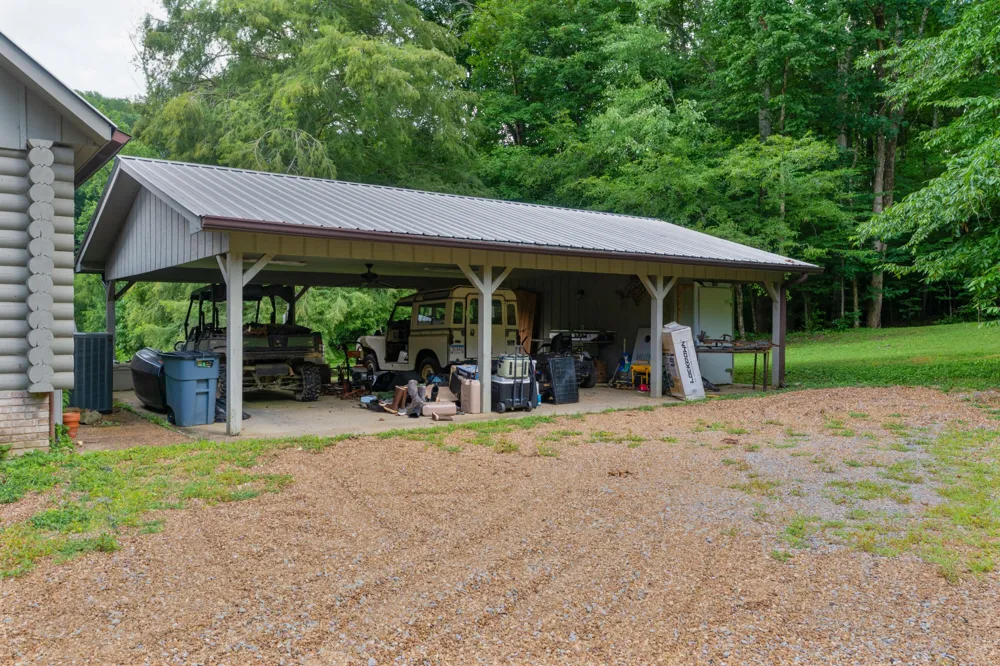 1261 S Cedar Lane Chickamauga, GA 30707