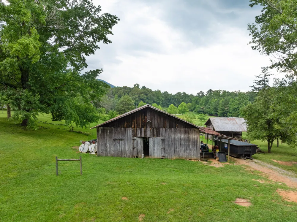 1261 S Cedar Lane Chickamauga, GA 30707