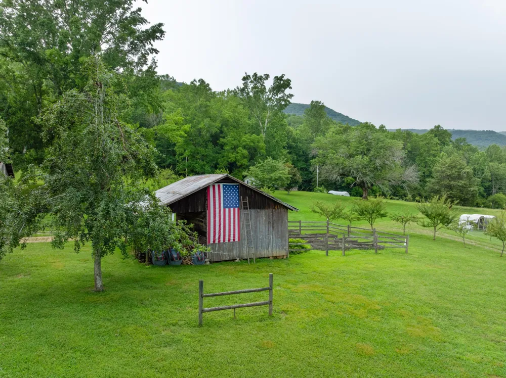 1261 S Cedar Lane Chickamauga, GA 30707