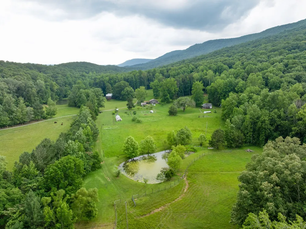 1261 S Cedar Lane Chickamauga, GA 30707