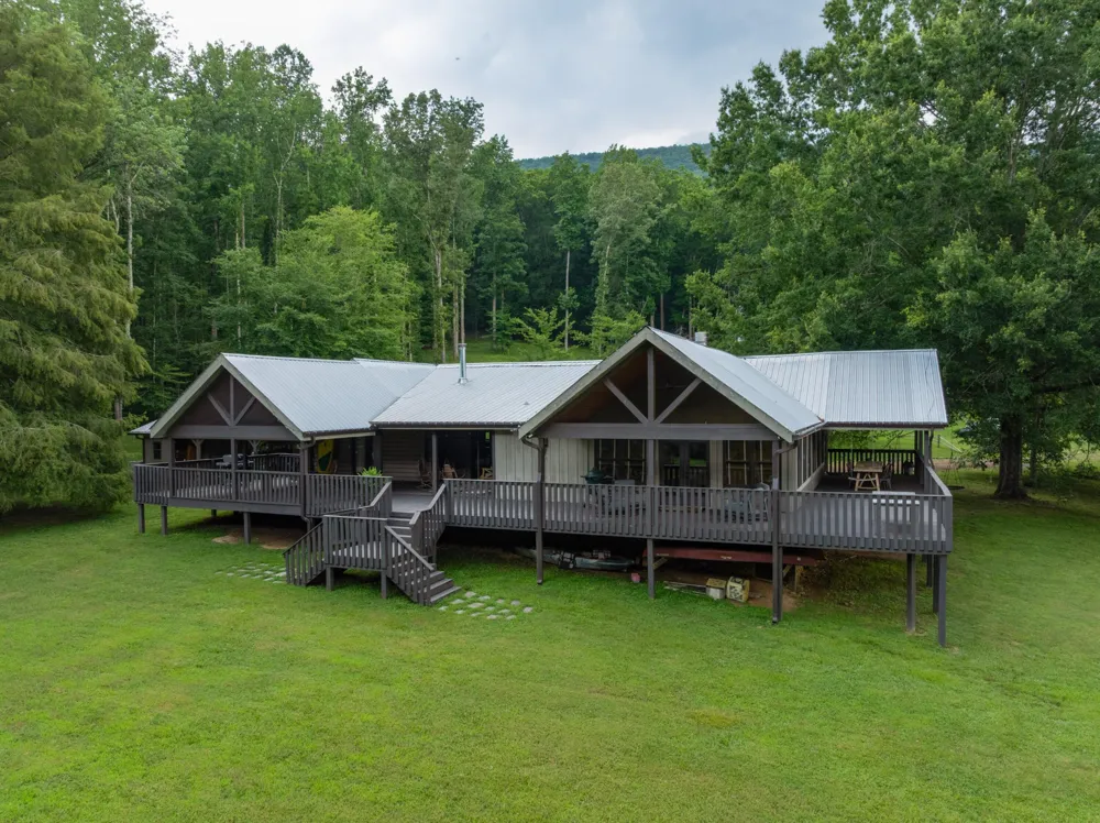 1261 S Cedar Lane Chickamauga, GA 30707