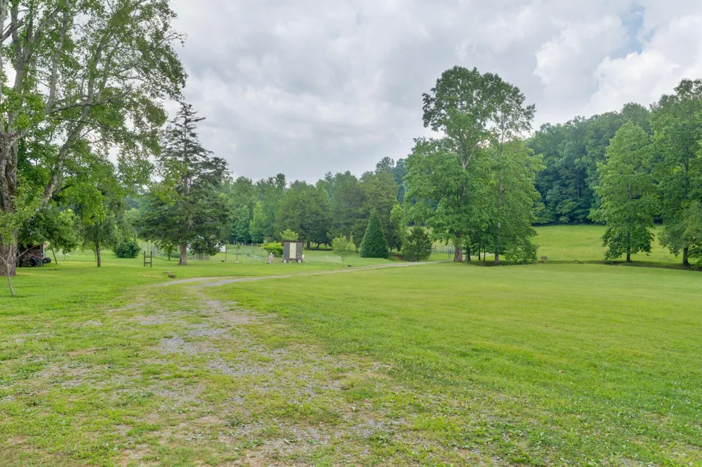 1261 S Cedar Lane Chickamauga, GA 30707