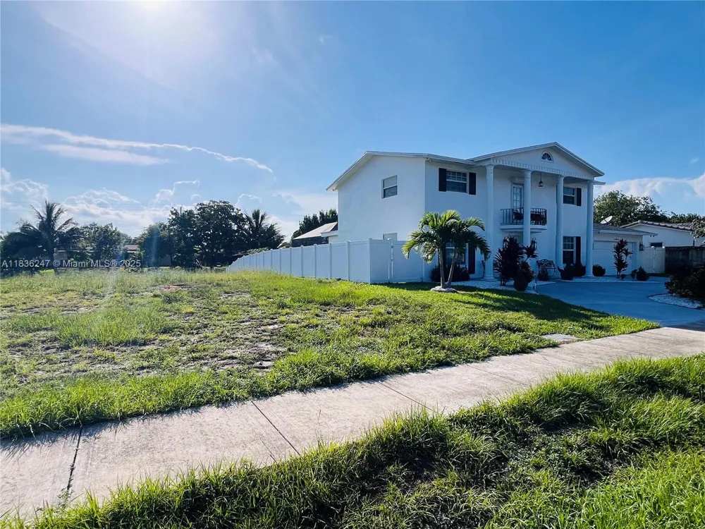 641 NW 42nd Ave Coconut Creek, FL 33066