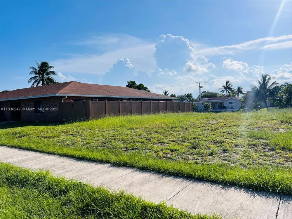 641 NW 42nd Ave Coconut Creek, FL 33066