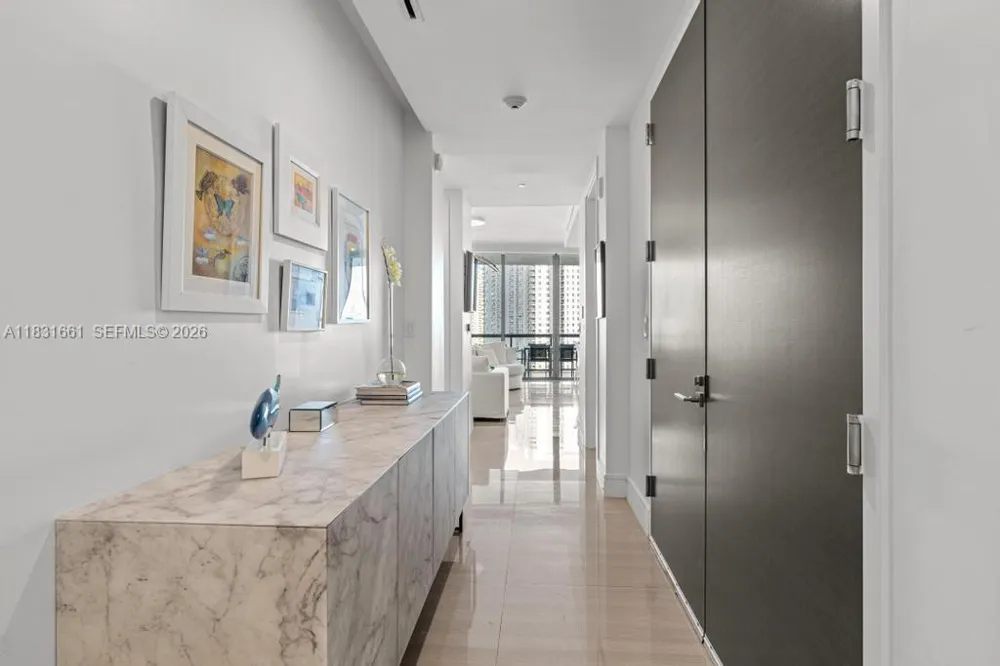 3250 NE 188th St #904 Aventura, FL 33180