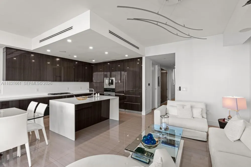 3250 NE 188th St #904 Aventura, FL 33180