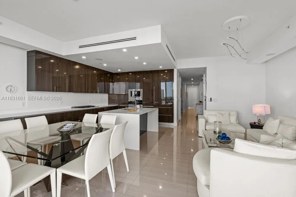 3250 NE 188th St #904 Aventura, FL 33180