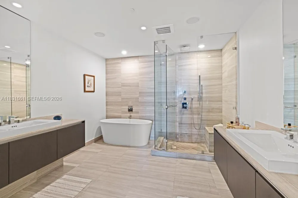 3250 NE 188th St #904 Aventura, FL 33180
