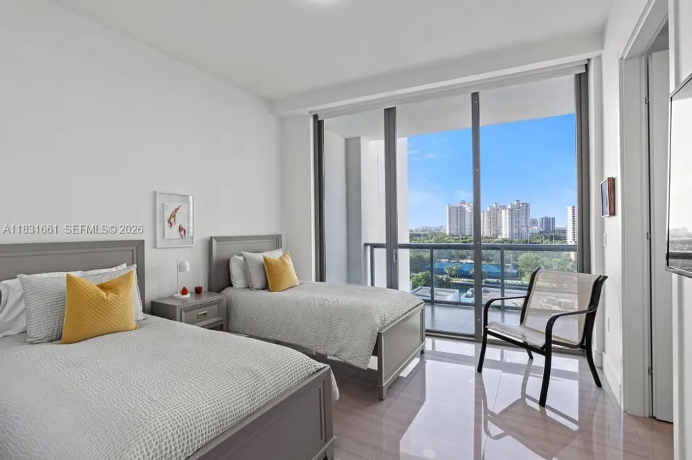 3250 NE 188th St #904 Aventura, FL 33180