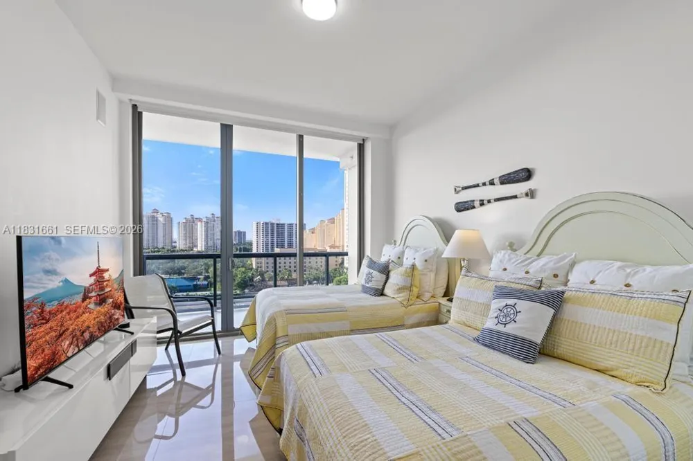 3250 NE 188th St #904 Aventura, FL 33180